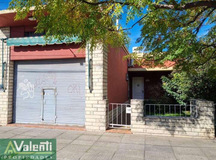 Local Con Vivienda 2 Ambientes En Venta, Centro Comercial Villa Club, Hurlingham 2