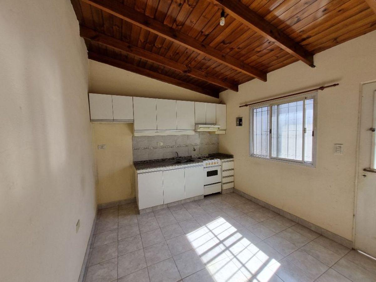 Foto de Departamento 2 Ambientes Planta Alta Con Balcon, Villa Tesei, Hurlingham, imagen 5