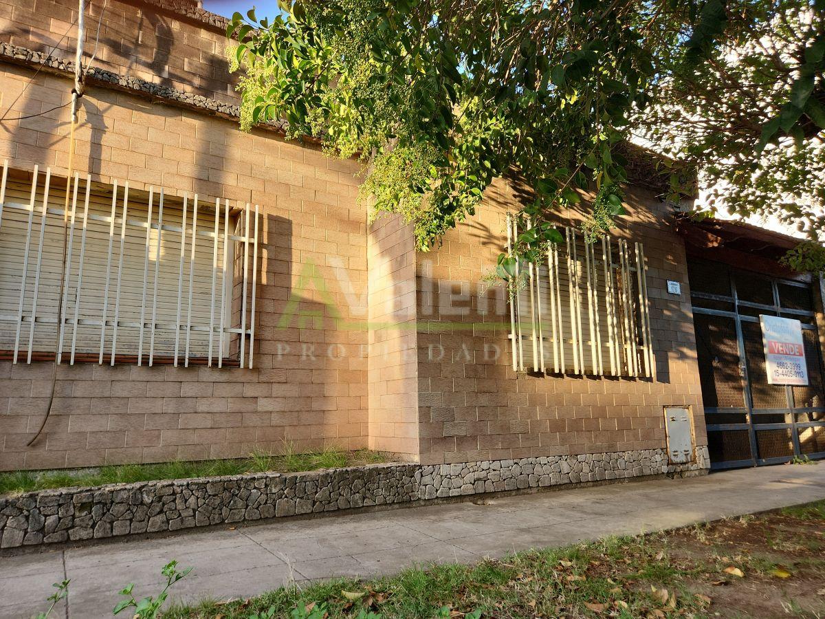 Casa 3 Ambientes Con Patio y Garage, Villa Tesei, Hurlingham