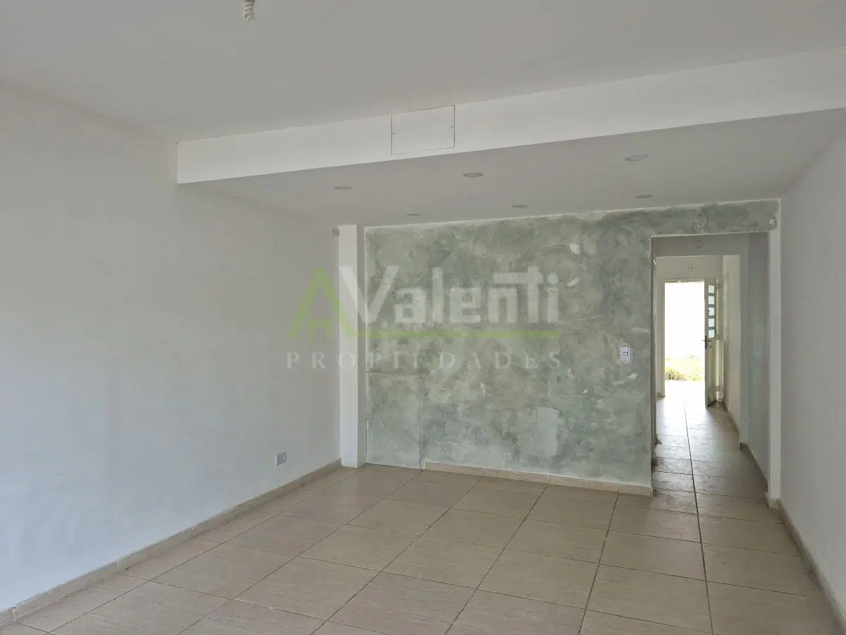 Triplex En Venta 4 Ambientes Con Cochera Y Patio, Parque Johnston, Hurlingham 1