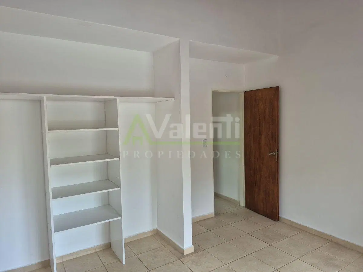 Triplex En Venta 4 Ambientes Con Cochera Y Patio, Parque Johnston, Hurlingham 2