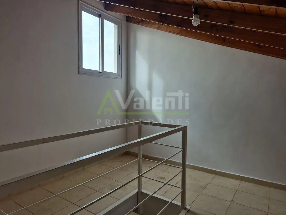 Triplex En Venta 4 Ambientes Con Cochera Y Patio, Parque Johnston, Hurlingham 3