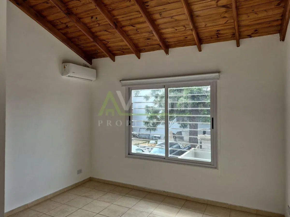 Triplex En Venta 4 Ambientes Con Cochera Y Patio, Parque Johnston, Hurlingham 4