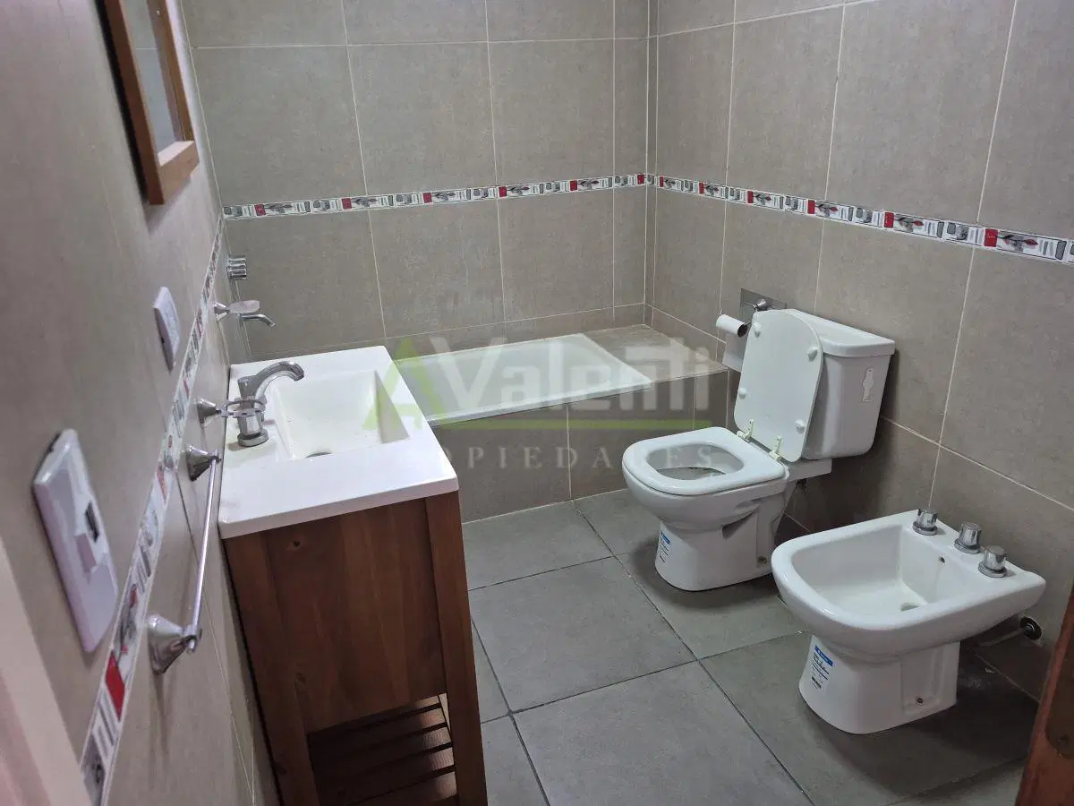 Triplex En Venta 4 Ambientes Con Cochera Y Patio, Parque Johnston, Hurlingham 5