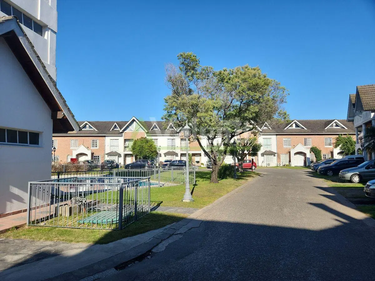 Triplex 4 Ambientes En Venta Con Amenities, Apto Credito Hipotecario, Barrio El Mirador, Hurlingham 2