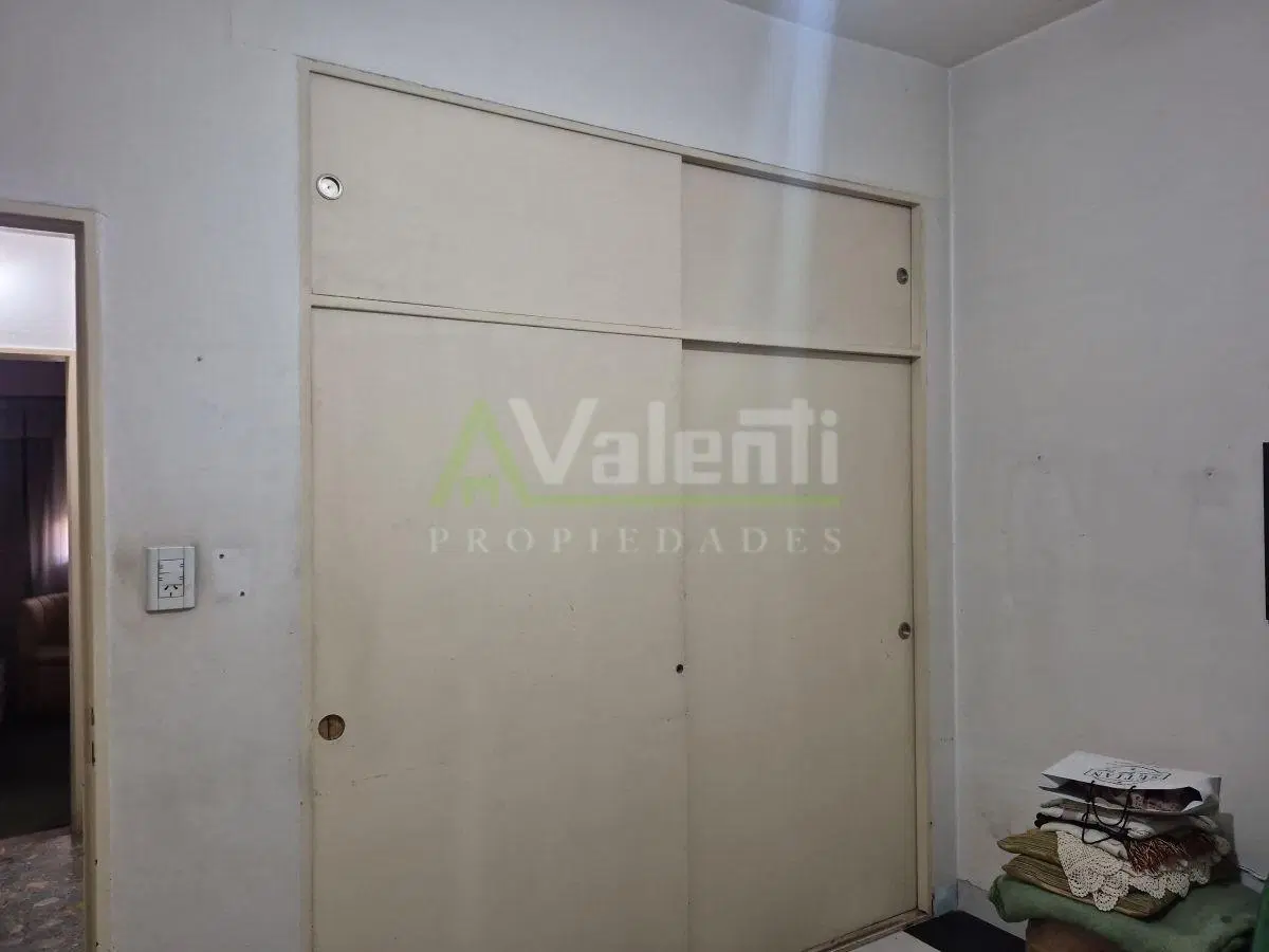 Casa 3 Ambientes En Venta Con Jardin y Garage Pasante, Barrio Luna, Hurlingham 2