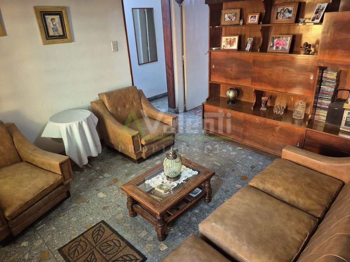 Casa 3 Ambientes En Venta Con Jardin y Garage Pasante, Barrio Luna, Hurlingham 5