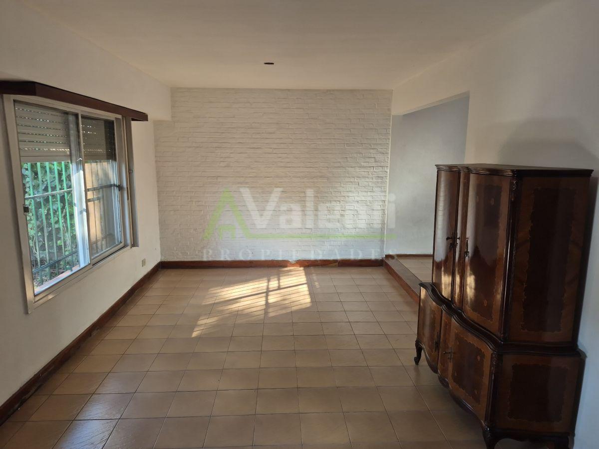 Foto de Casa 4 Ambientes Con Patio y Garage, Parque Quirno, Hurlingham, imagen 1