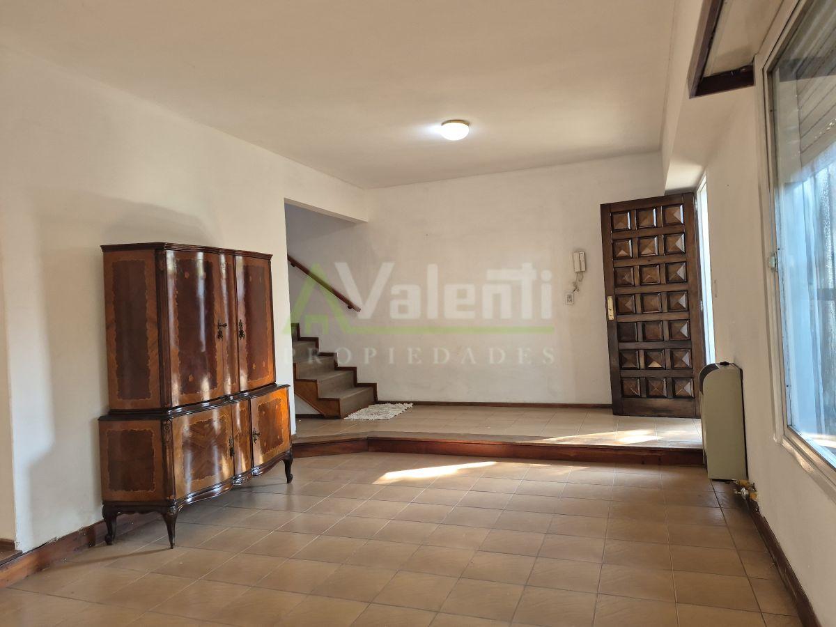 Foto de Casa 4 Ambientes Con Patio y Garage, Parque Quirno, Hurlingham, imagen 3