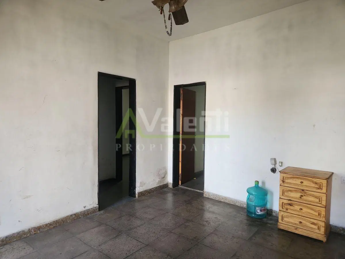 Casa 3 Ambientes En Venta Con Cochera y Jardin, Barrio Luna, Hurlingham 2