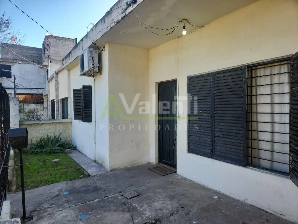 Casa 3 Ambientes En Venta Con Cochera y Jardin, Barrio Luna, Hurlingham 5