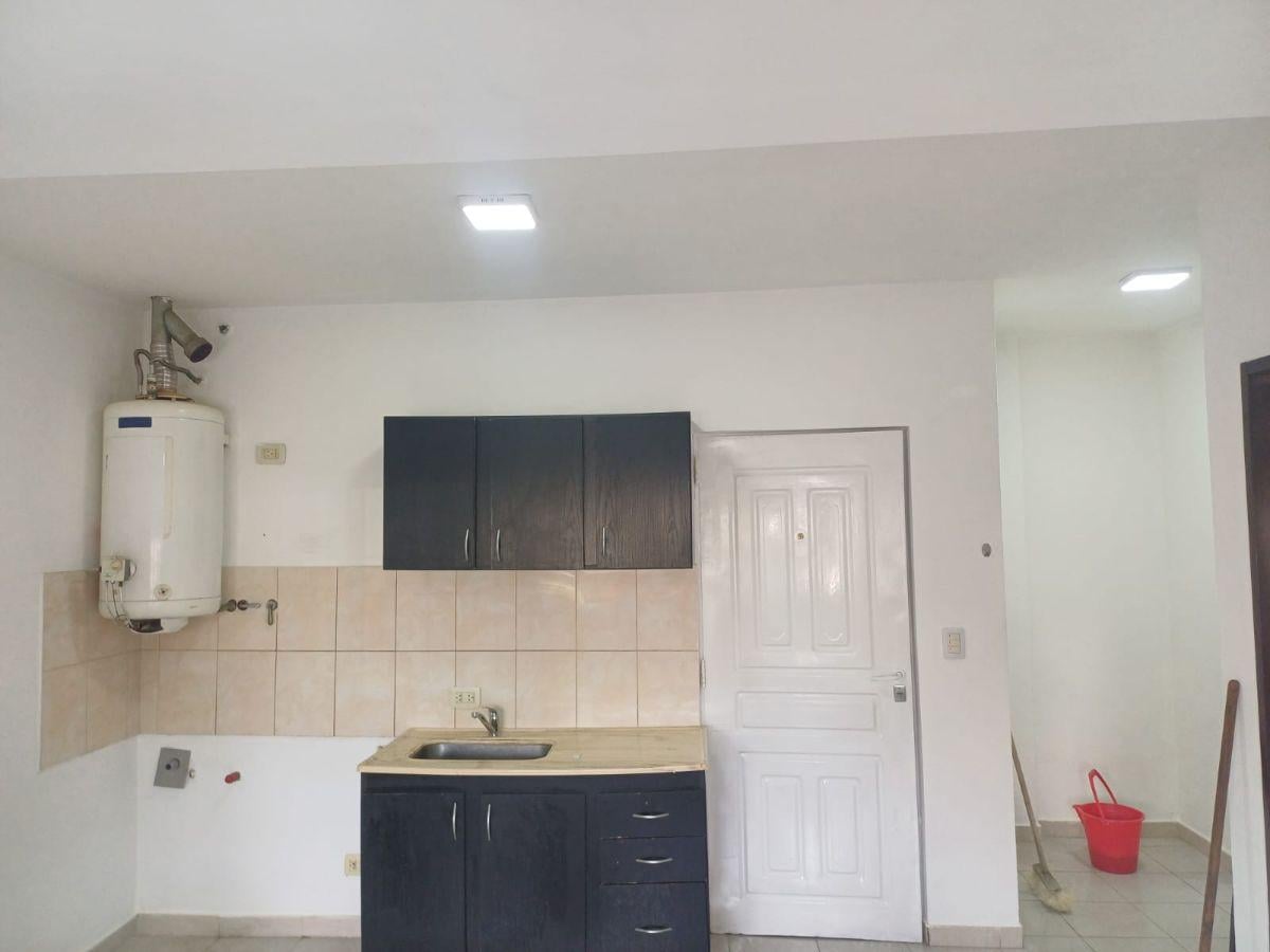Foto de Departamento 2 Ambientes Planta Baja En Alquiler, Villa Tesei, imagen 1