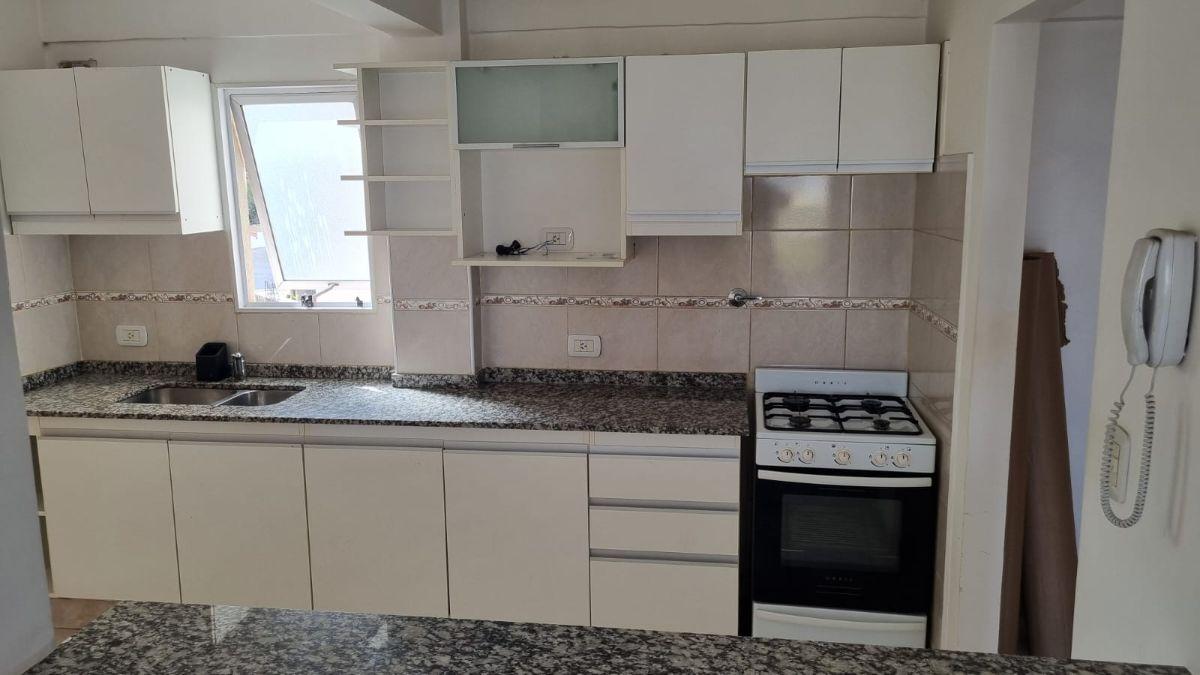 Foto de Departamento 2 Ambientes En Alquiler Con Balcon Y Cochera, Estacion El, imagen 1