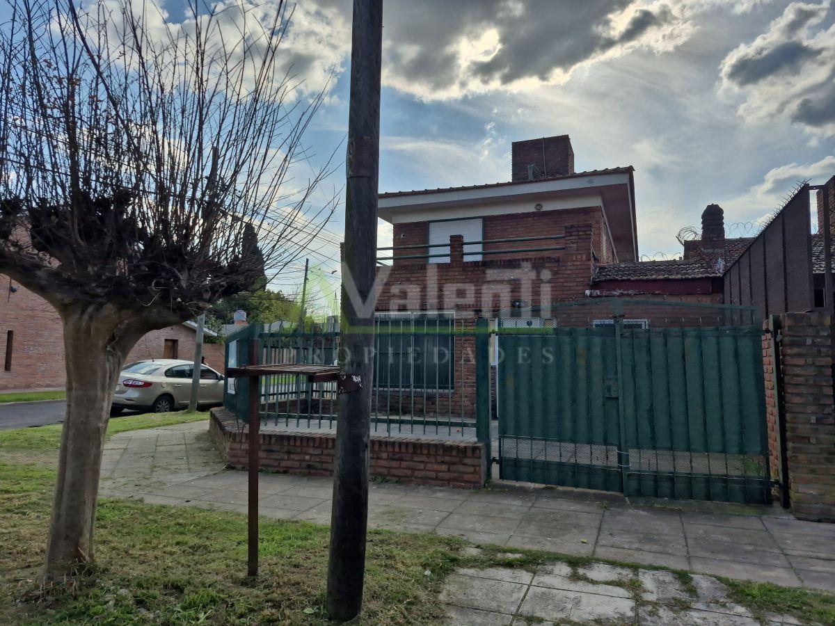 Foto de Chalet PH 3 Ambientes En 2 Plantas En Venta Con Cochera, Apto Crédito, imagen 2