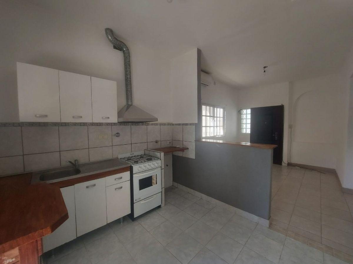 Foto de Chalet PH 3 Ambientes Al Frente En Alquiler Con Parrilla y Patio, imagen 2