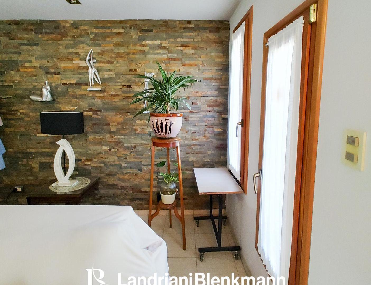 Casa a la venta APTO CREDITO, Neuquen, Centenario