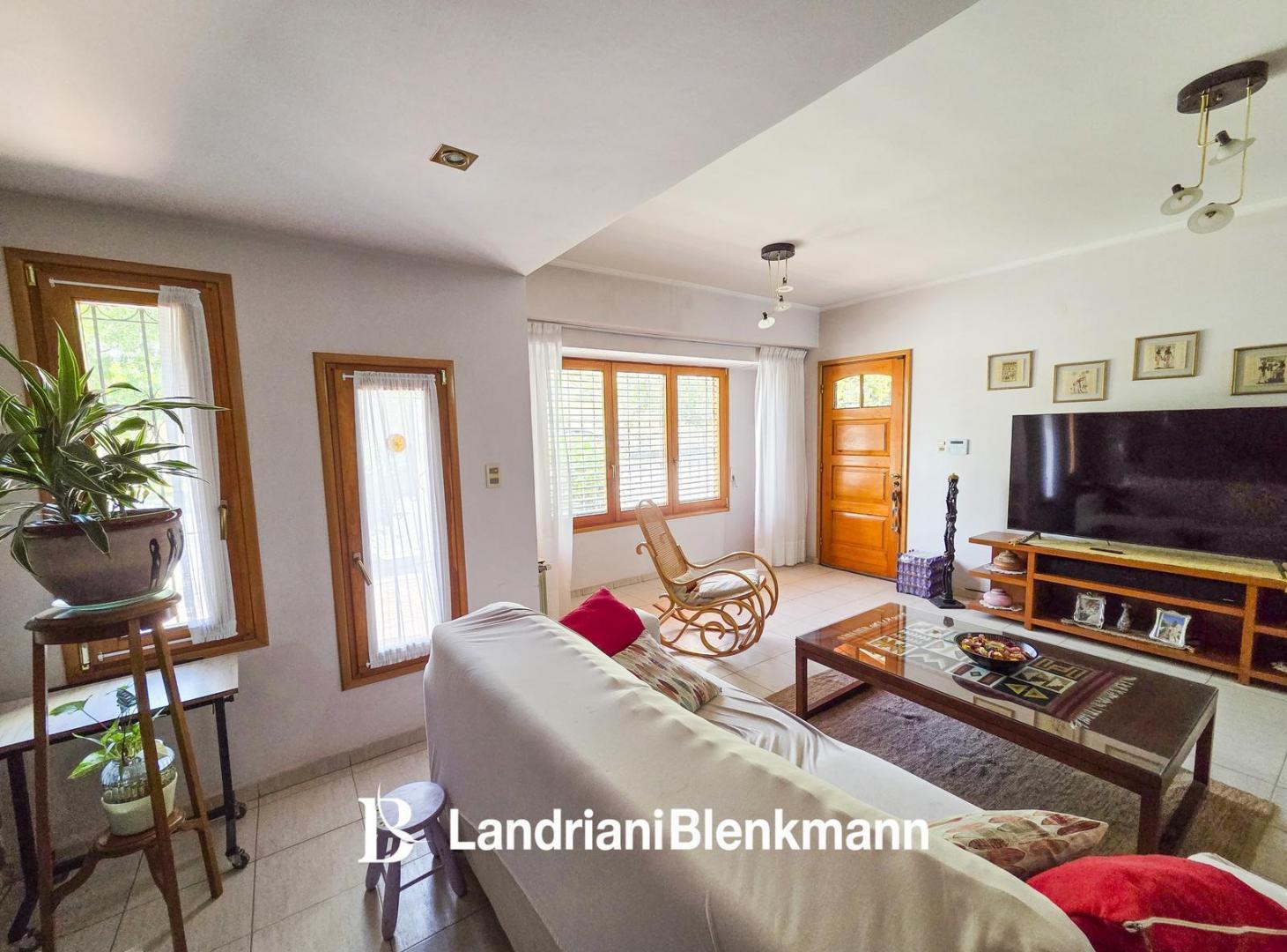 Foto de Casa a la venta APTO CREDITO, Neuquen, Centenario, imagen 3
