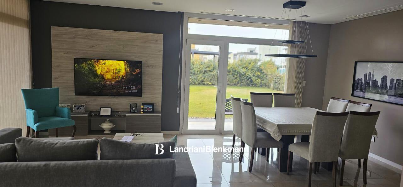 Foto de VENTA DE CASA 3 HABITACIONES °B CERRADO COSTA RIO, imagen 1