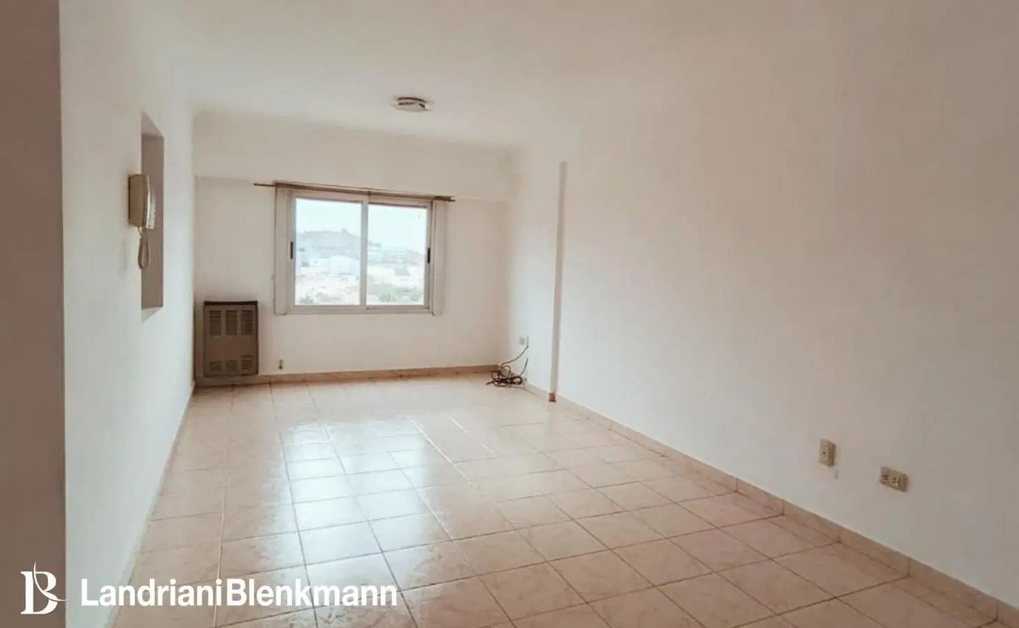 Departamento dos dormitorios c/cochera. 2