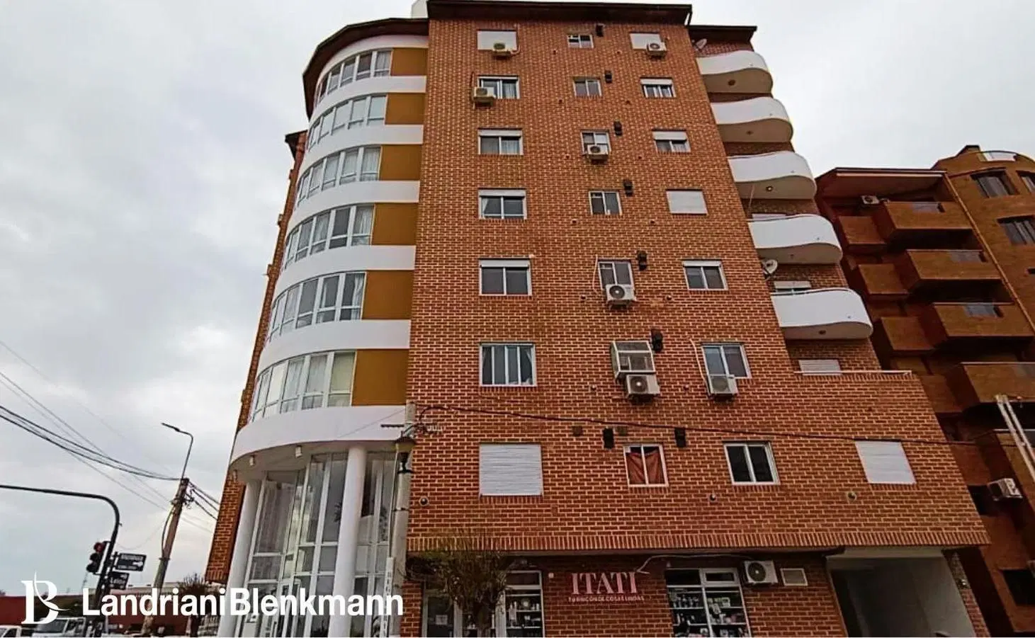 Departamento dos dormitorios c/cochera. 4
