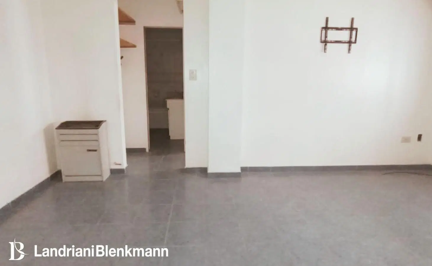 Departamento en PB, con patio 3