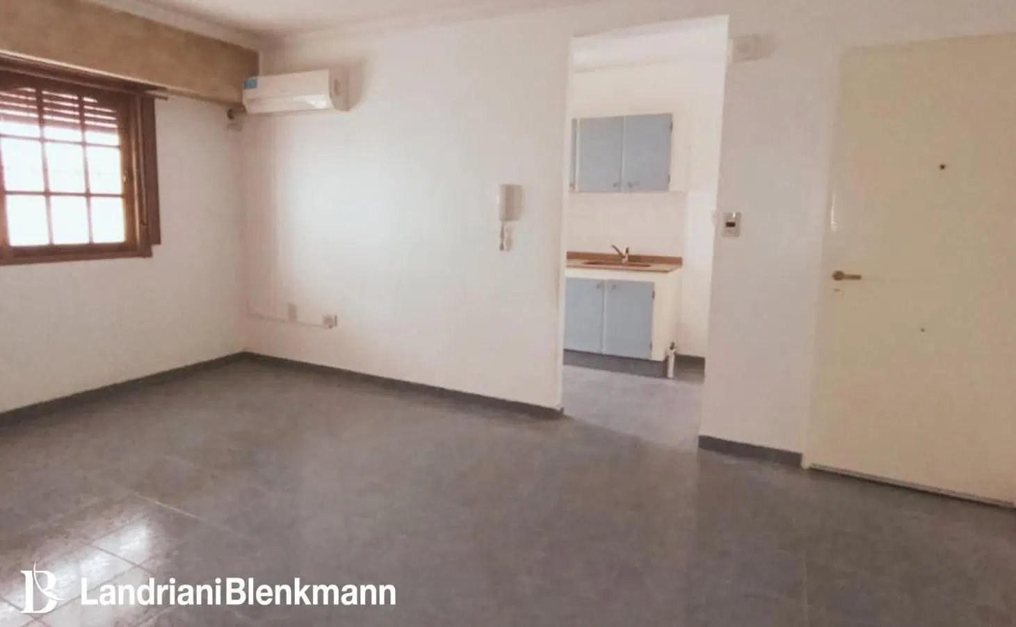 Departamento en PB, con patio 5