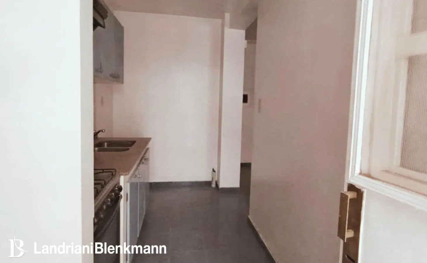 Departamento en PB, con patio 2