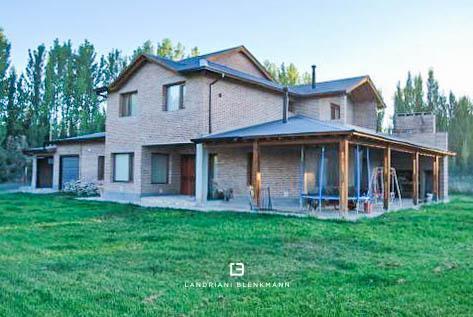 Exclusiva Chacra 5 has en Vista Alegre  con Casa de 350 m2