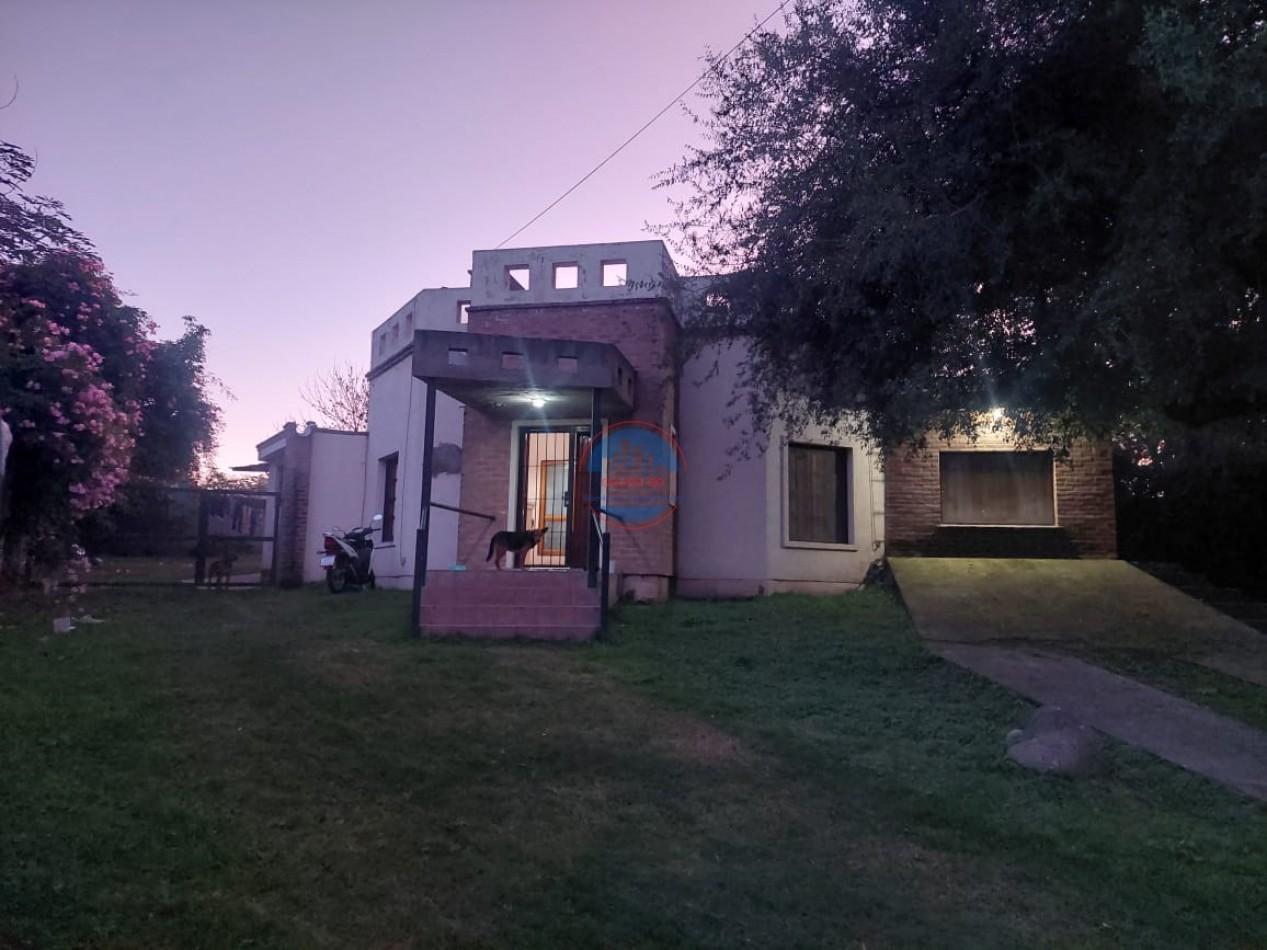 VILLA ALLENDE - CASA DE 4 DORMITORIOS.
