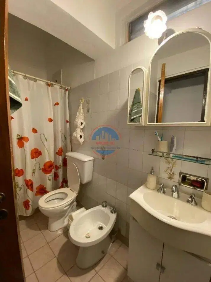 Casa En Venta 4 Dormitorios - Apta Credito - frente plaza Alem 1