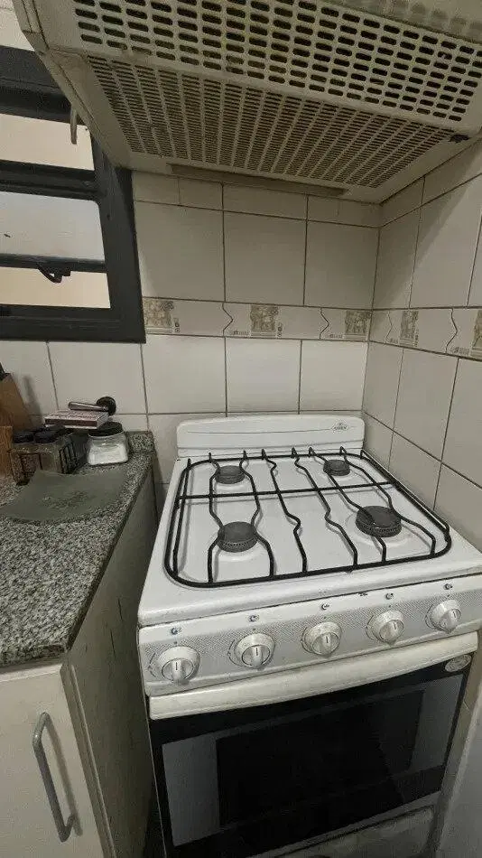 Venta General Paz - Departamento De 1 Dormitorios Frente A La Plaza Alberdi. 3