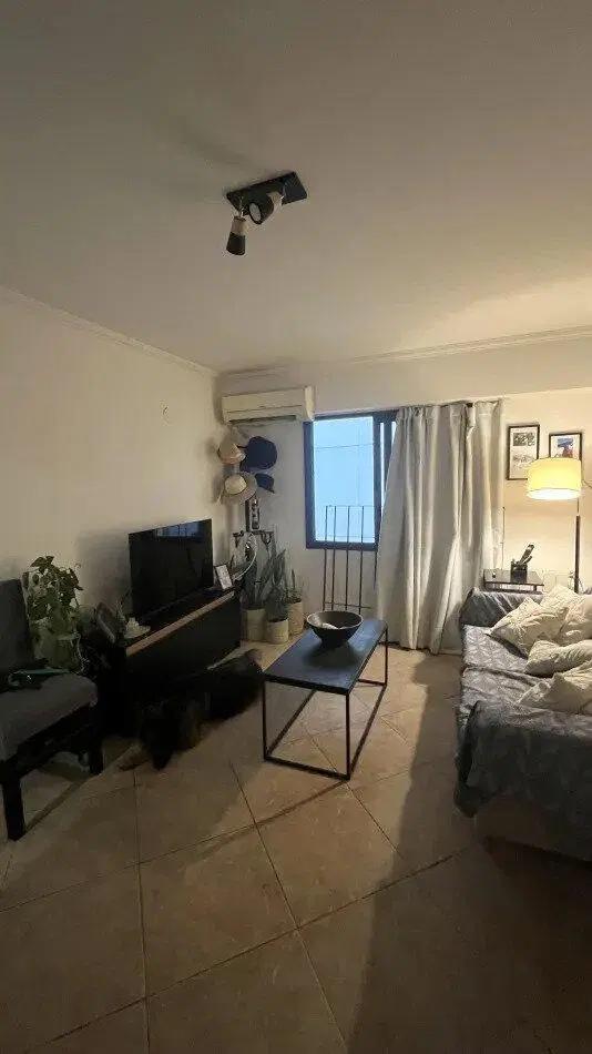 Venta General Paz - Departamento De 1 Dormitorios Frente A La Plaza Alberdi. 2