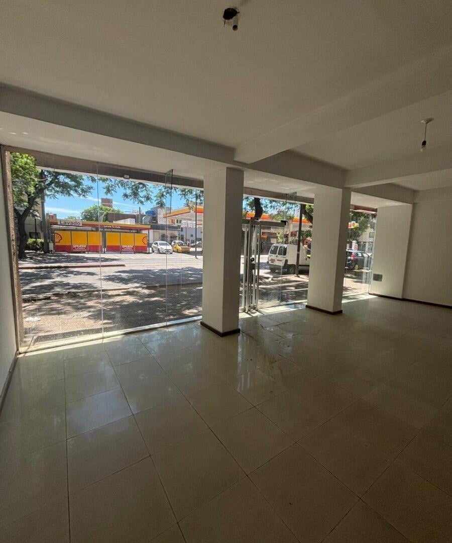 Foto de GUEMES - LOCAL COMERCIAL NO APTO GASTRONOMIA, imagen 3