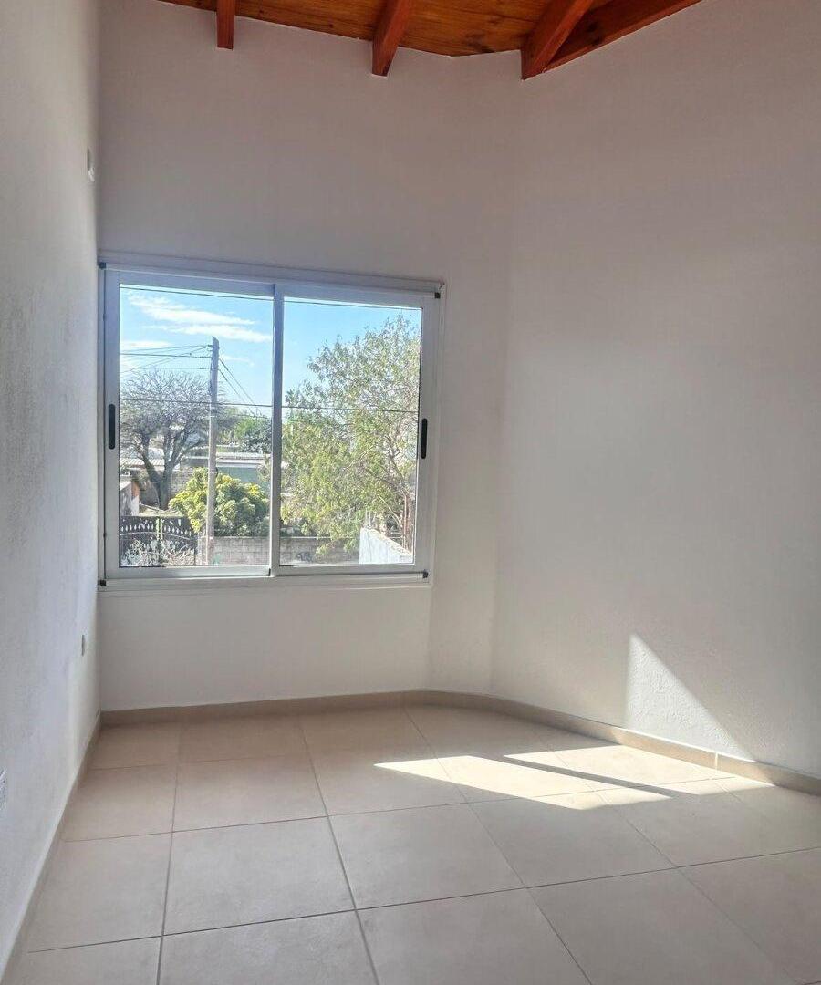 Foto de ALQUILER dpto planta alta con patio en zona sur, imagen 1