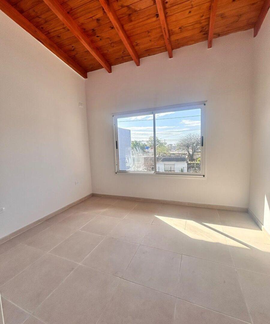 Foto de ALQUILER dpto planta alta con patio en zona sur, imagen 2