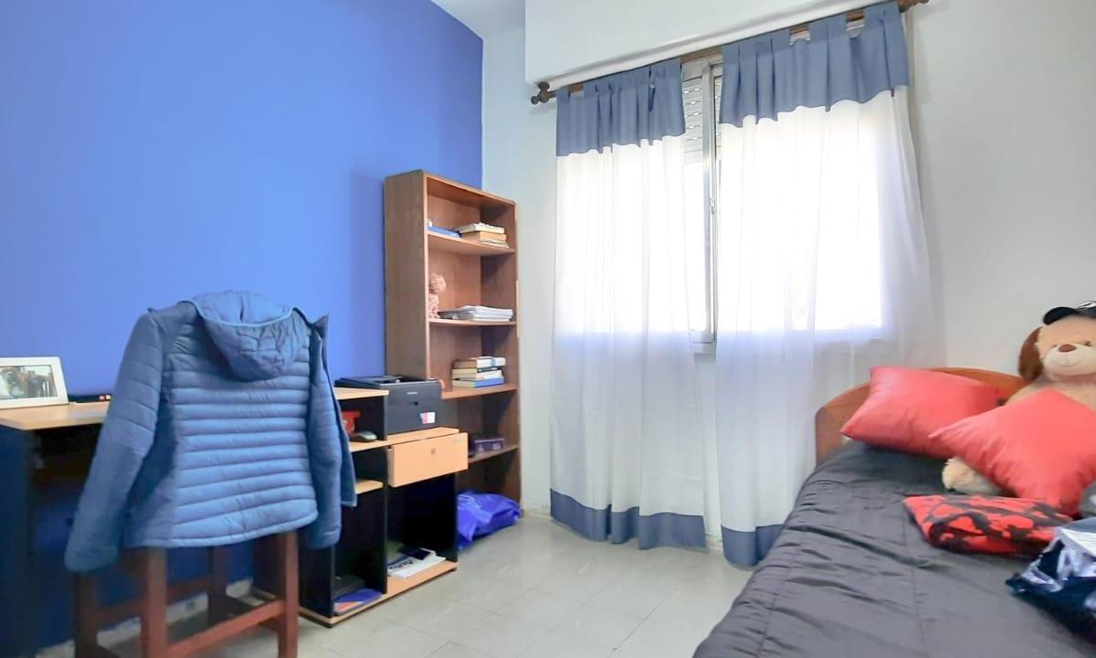 Departamento 4 ambientes en excelente estado, oportunidad unica. PISO ALTO
