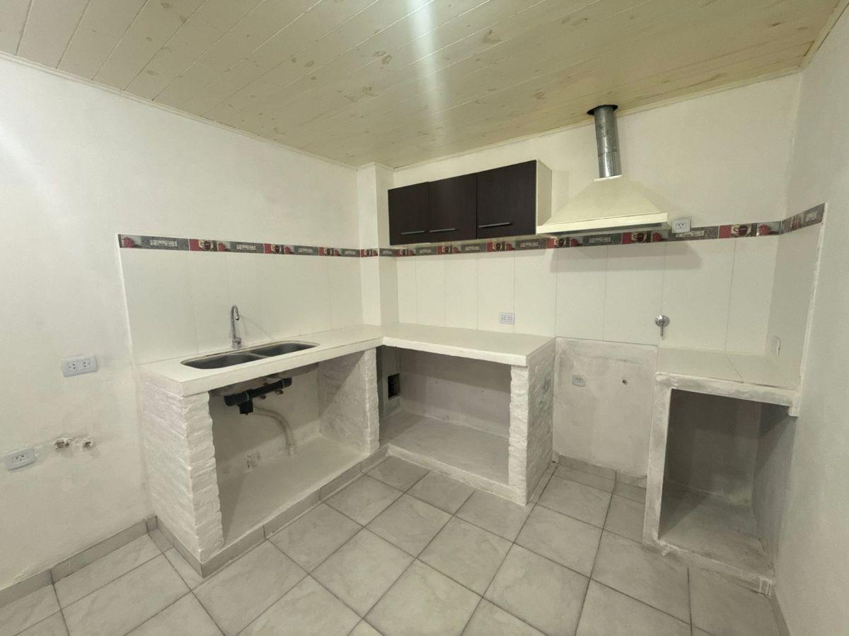Foto de PH de 30 m² con 1 ambiente en alquiler en Gerli, imagen 3