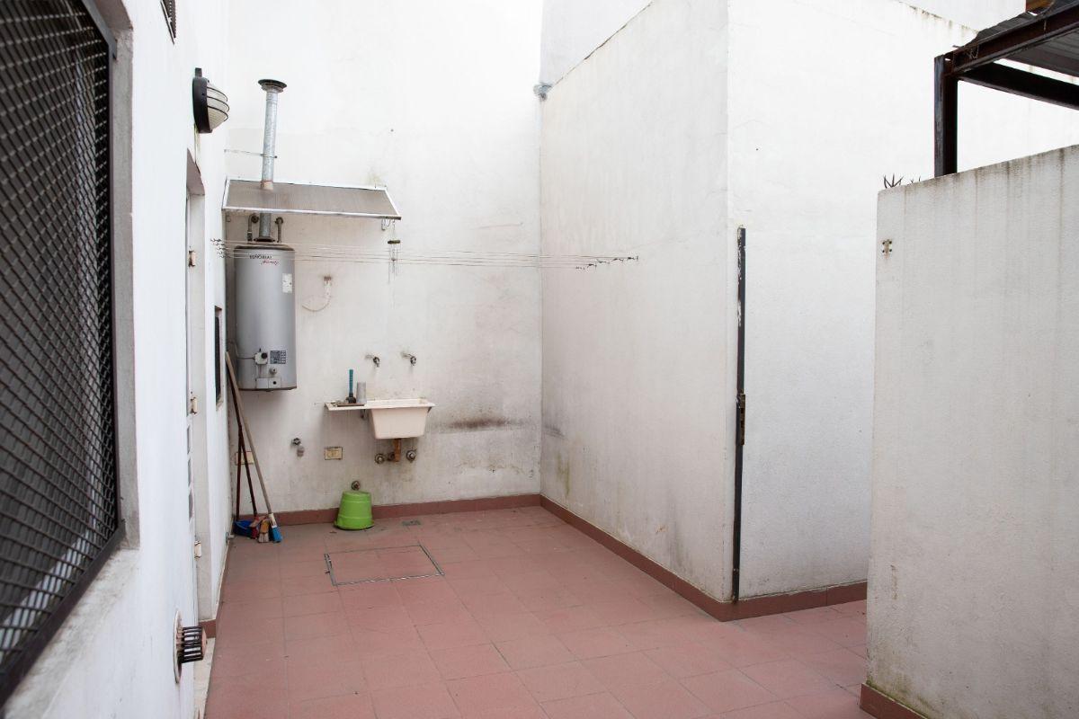 Foto de PH de 60 m² con 2 dormitorios en venta en Sarandi, imagen 1