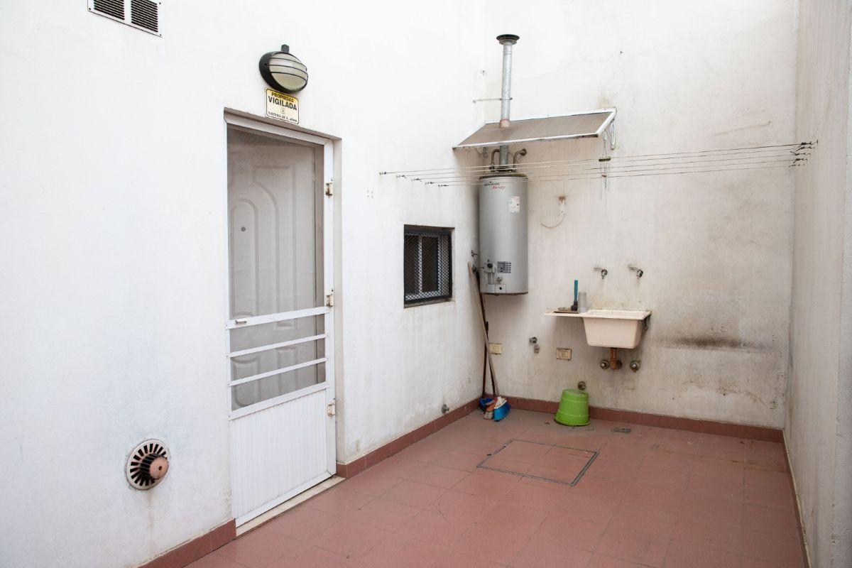 Foto de PH de 60 m² con 2 dormitorios en venta en Sarandi, imagen 2