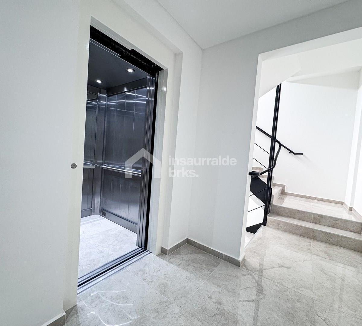 Vendo Departamento de 3 / 4 Ambientes en Villa Luro. 2 Dorm. y 2 Baños con 4to Ambiente 4