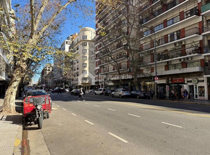 VENTA 2 AMB IDEAL OFICINA O CONSULTORIO EN BARRANCAS DE BELGRANO 4