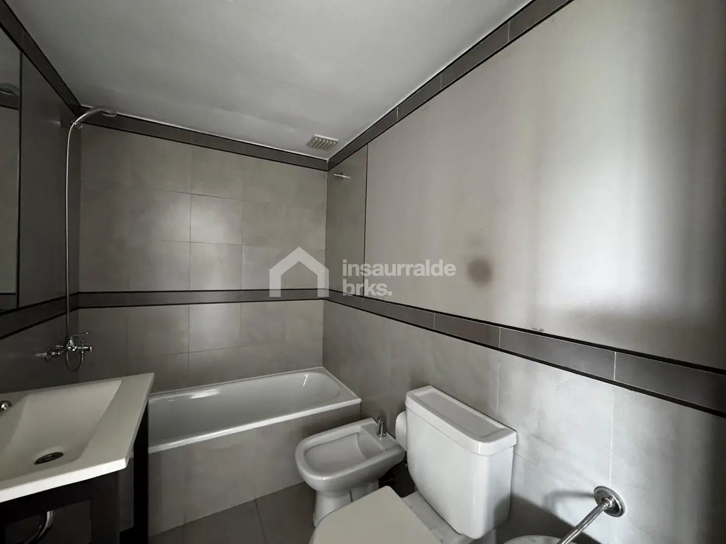 Oficina en Alquiler Puerta Norte, Nordelta – Monoambiente con  Aire acondicionado y Cochera. Posibil 4