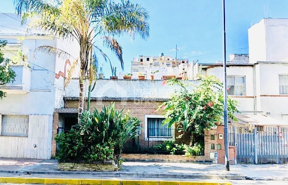 Casa Chalet  en Venta en Monte Castro, Capital Federal, Buenos Aires