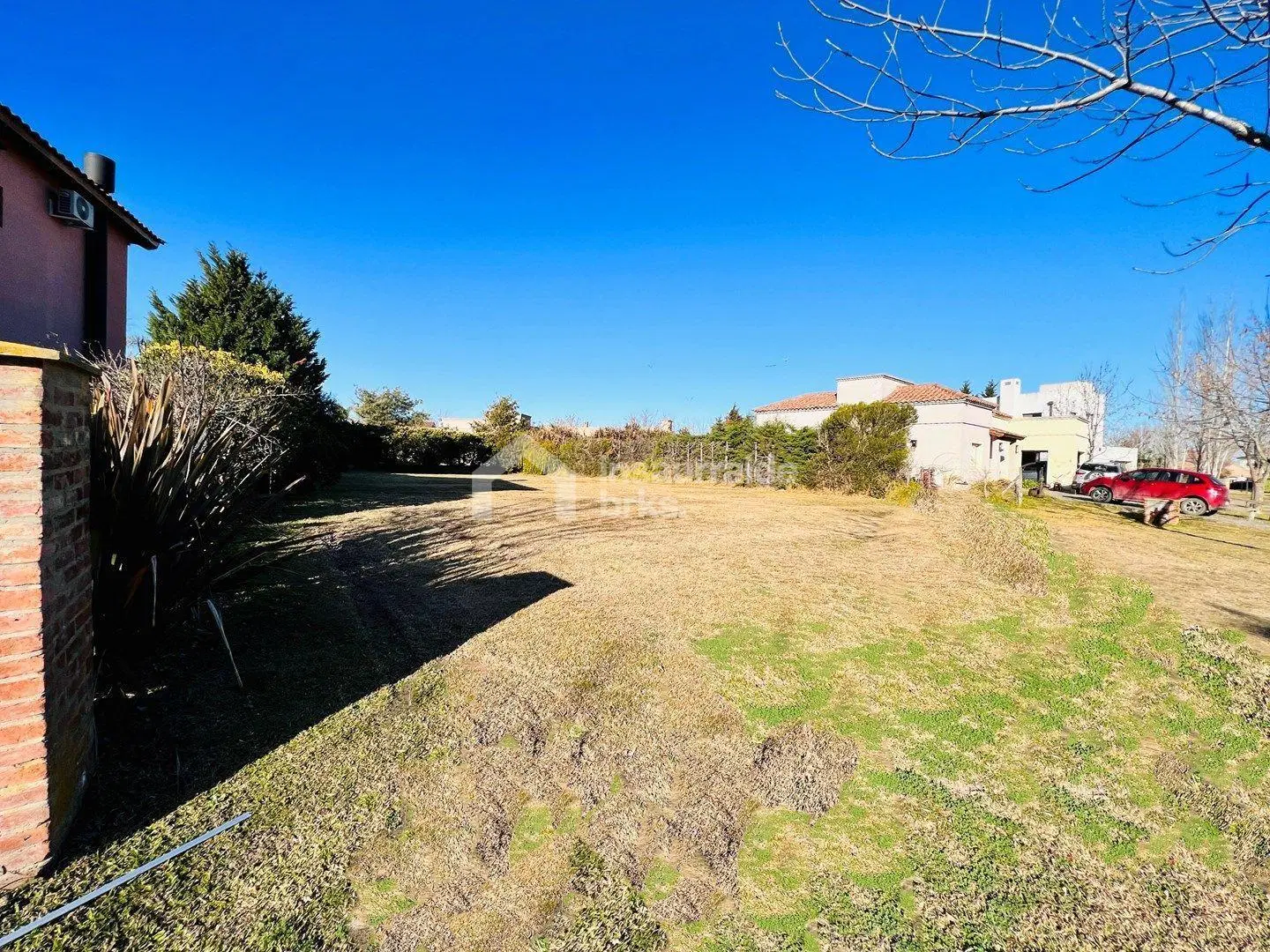 VENDO LOTE INTERNO EN BARRIO SAN ISIDRO LABRADOR!! ORIENTACION ESTE, ESCRITURADO! 4
