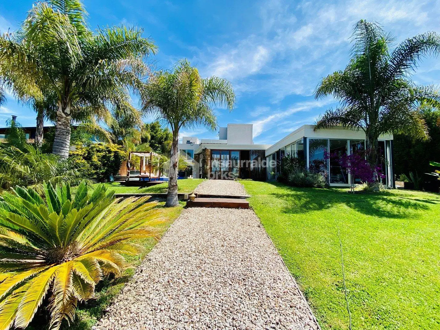 CASA EN VENTA A LA LAGUNA EN BARRIO SAN MARCO! IMPECABLE CON DETALLES UNICOS! 4