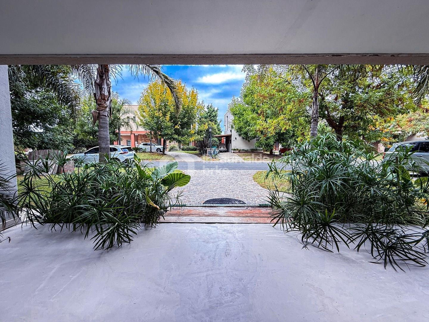 Foto de CASA EN VENTA A LA LAGUNA EN BARRIO SAN MARCO! IMPECABLE CON DETALLES, imagen 2