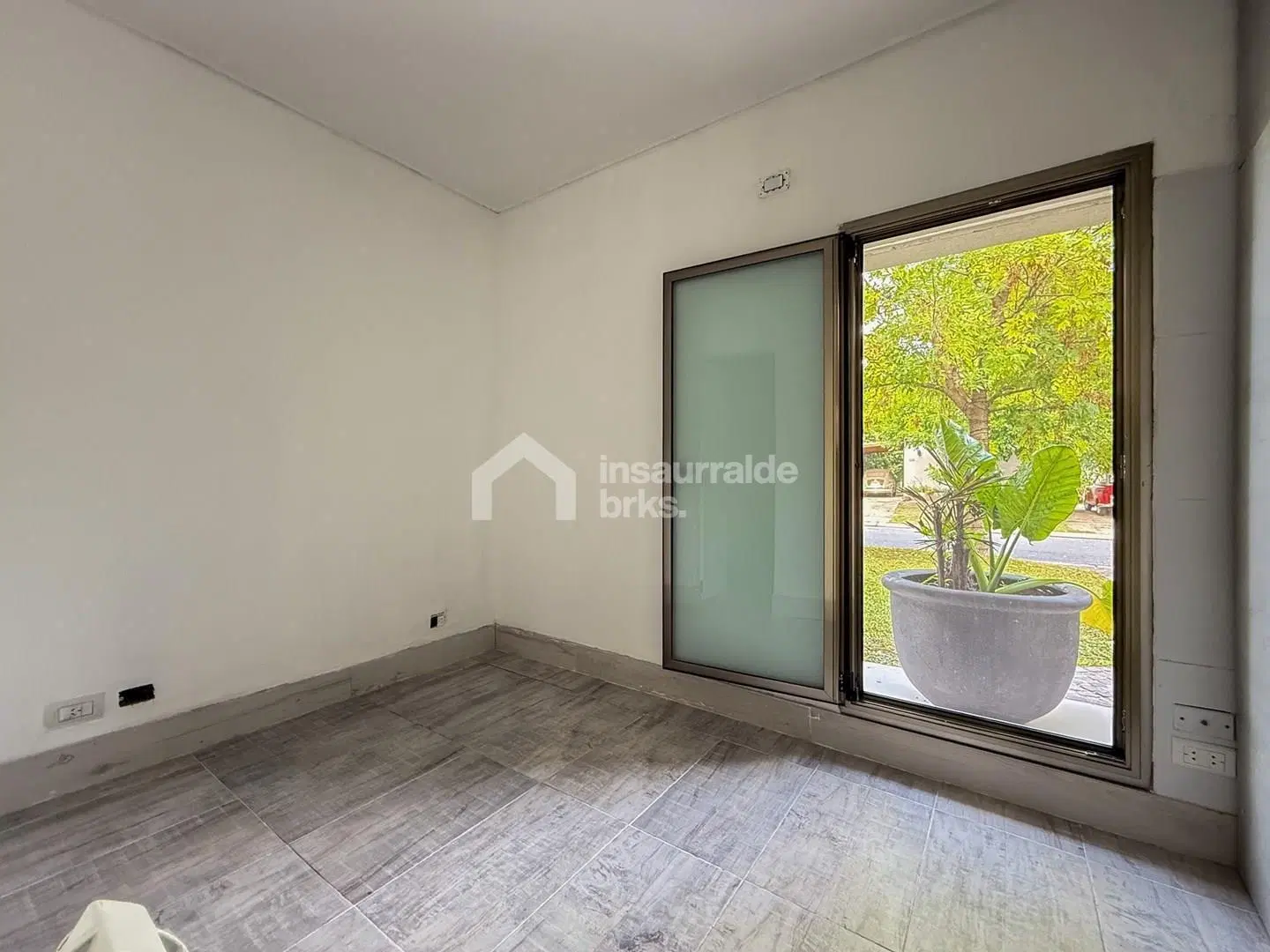 CASA EN VENTA A LA LAGUNA EN BARRIO SAN MARCO! IMPECABLE CON DETALLES UNICOS! 3