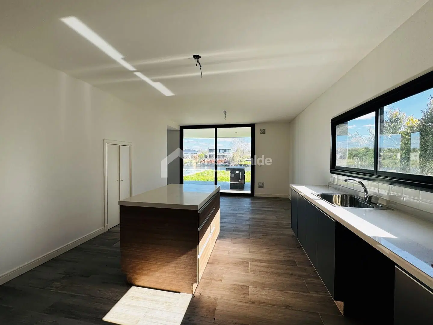 CASA EN VENTA EN SAN MATÍAS, ESCOBAR! 4 DORMITORIOS EN 2 PLANTAS, LOTE AL AGUA! 4