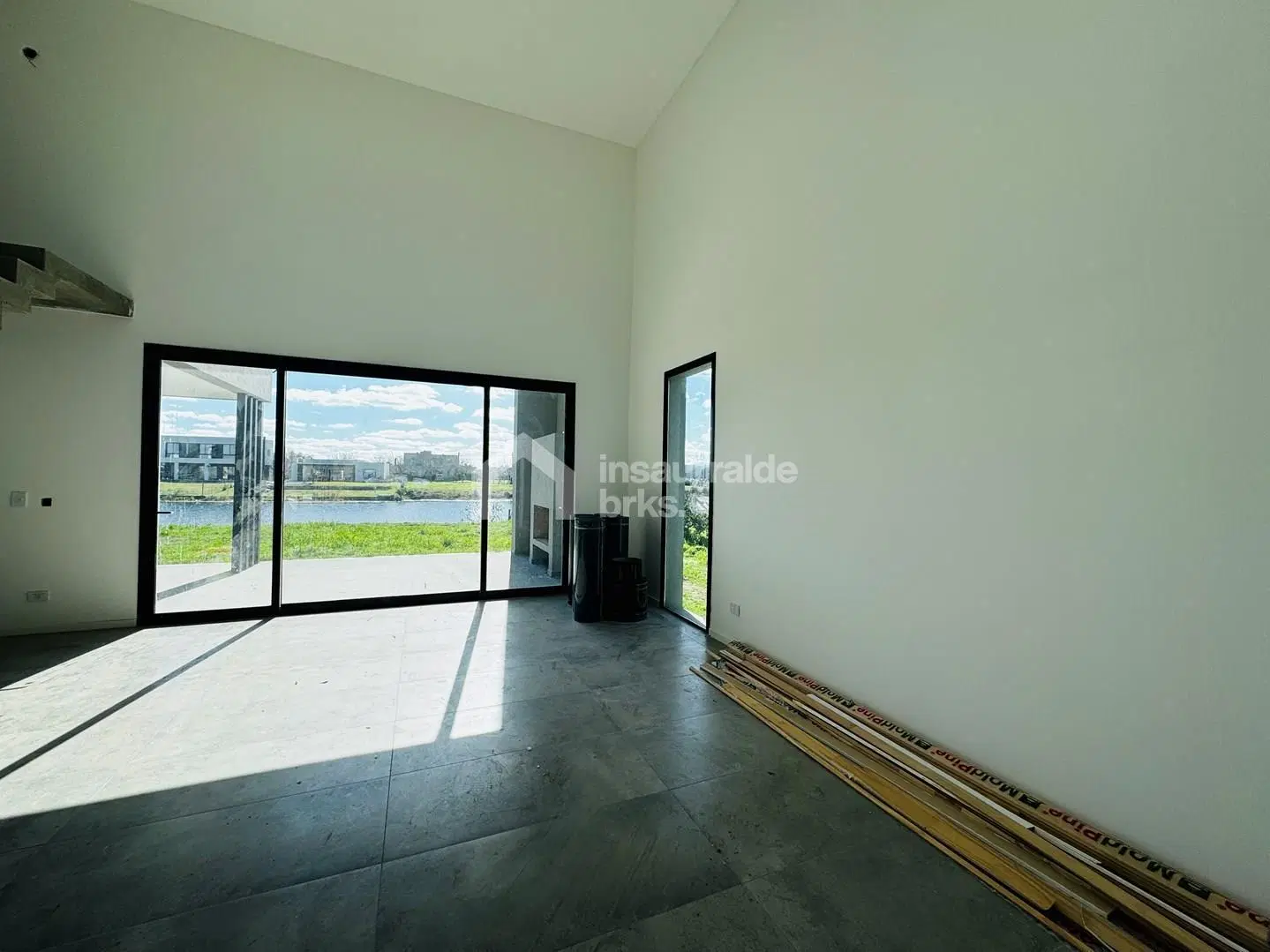Casa  en Venta en San Matias, Escobar, 5 ambientes en 2 Plantas con piscina y lote al agua! 2