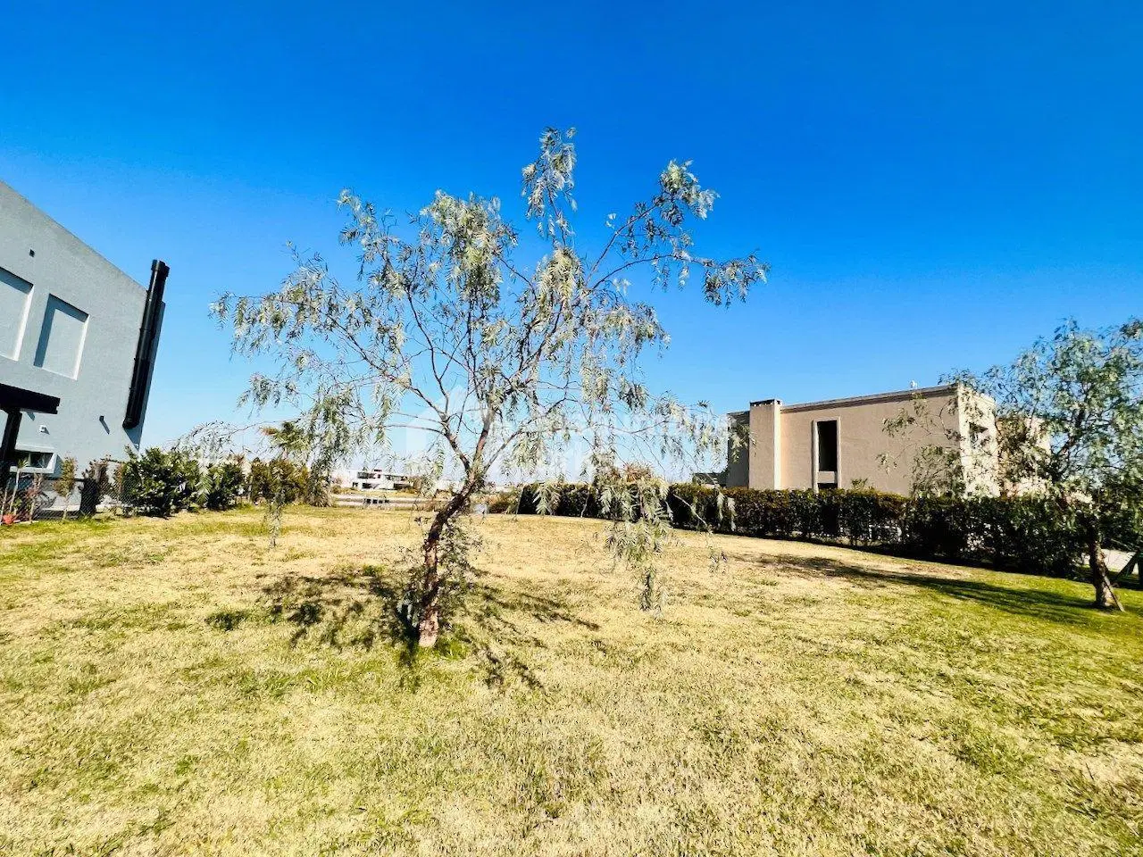 VENDO LOTE AL AGUA, 925 M2 BARRIO SAN MATIAS!! 1